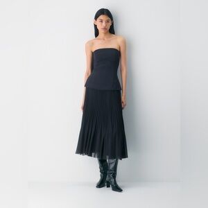 Aritzia Wilfred Twirl Pleated Skirt